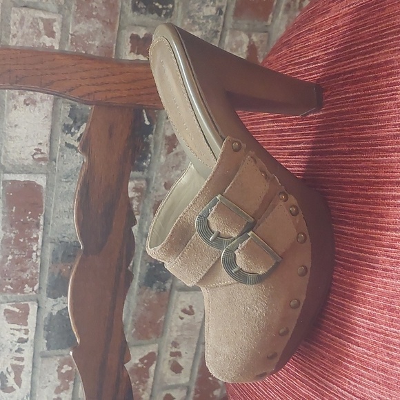 Dana Buchman Suede Clogs Size 6 - Picture 4 of 10